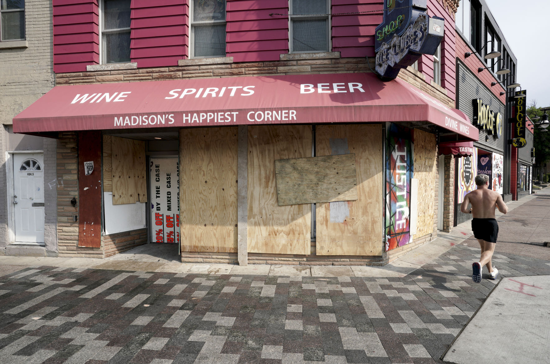 2020-08-25-State Street Damage 6-08252020123334